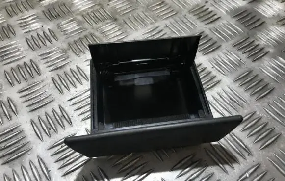 Toyota Avensis T220 Car ashtray n07680