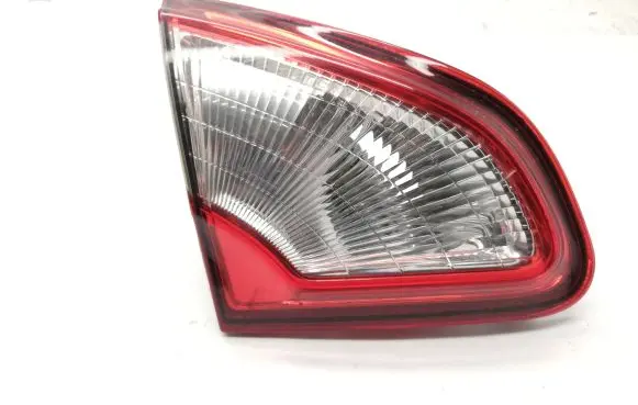 Nissan Qashqai Tailgate rear/tail lights 89503189