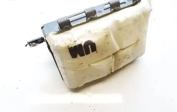 Passenger airbag