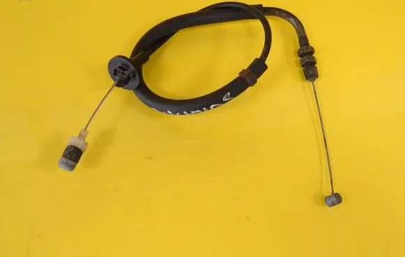 Suzuki Swift I Throttle cable 