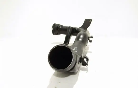 Volkswagen PASSAT B5.5 Intercooler air channel guide 8e0145762b