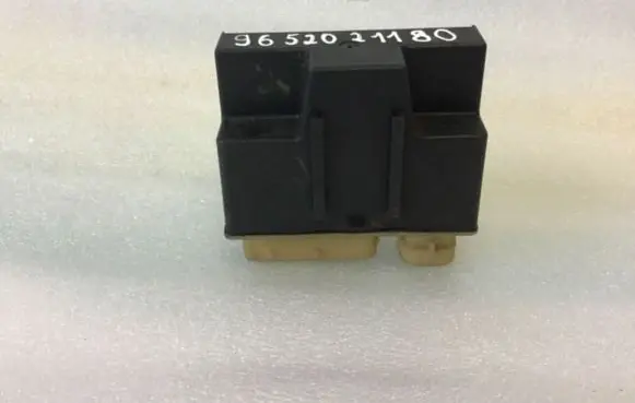 Citroen C4 I Picasso Glow plug pre-heat relay 9652021180