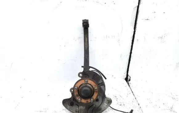 Chrysler 300 - 300C Front wheel hub spindle knuckle 04782704A