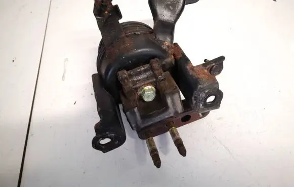 Toyota Corolla E120 E130 Engine mount bracket