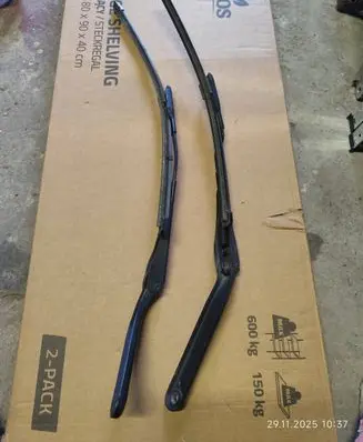 Mini Cooper Countryman R60 Windshield/front glass wiper blade 9806443