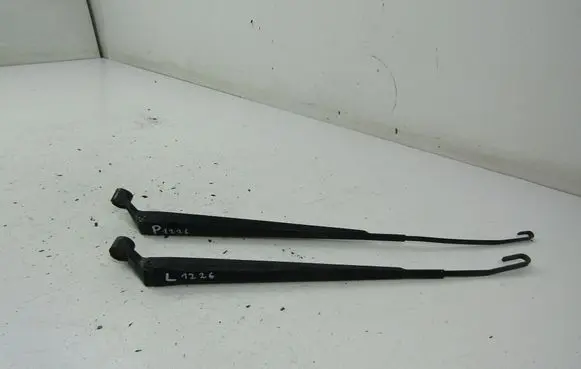 Toyota Yaris Verso Front wiper blade arm 