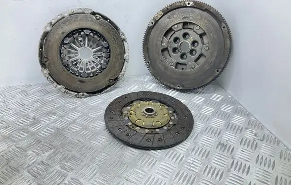 Skoda Yeti (5L) Clutch set kit 03L141025T 022141031S 03L105266DL