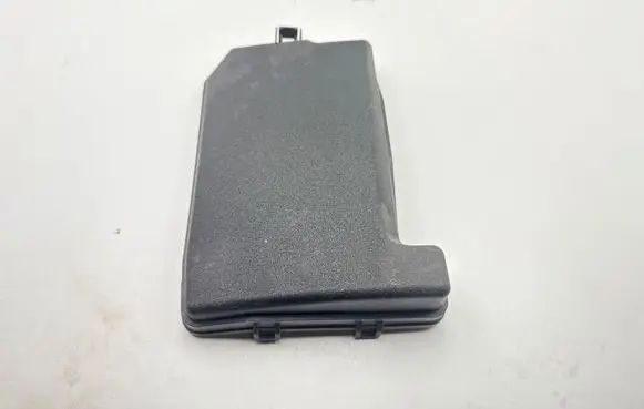 Toyota Auris E180 Fuse box cover 8266202590