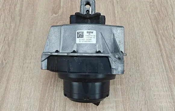 BMW 4 G22 G23 G24 G26 Engine mount vacuum valve 7582319