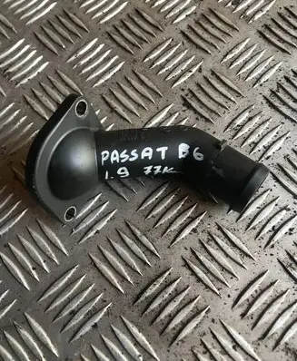 Volkswagen PASSAT B6 Engine coolant pipe/hose 06A121121C 038121121D