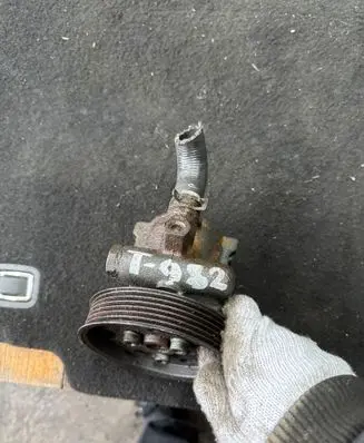 Volkswagen Golf IV Power steering pump 1J0422154C