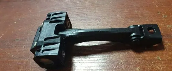BMW 1 E81 E87 Front door check strap stopper 7176809