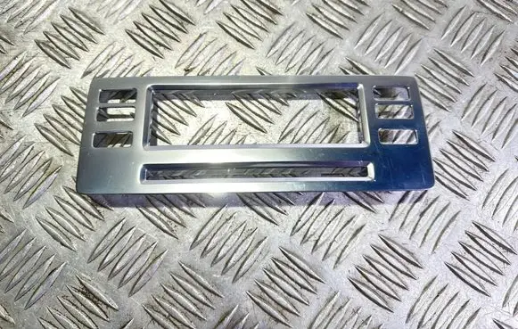 Radio/GPS head unit trim