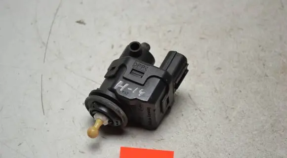 Honda CR-V Headlight level adjustment motor 007878