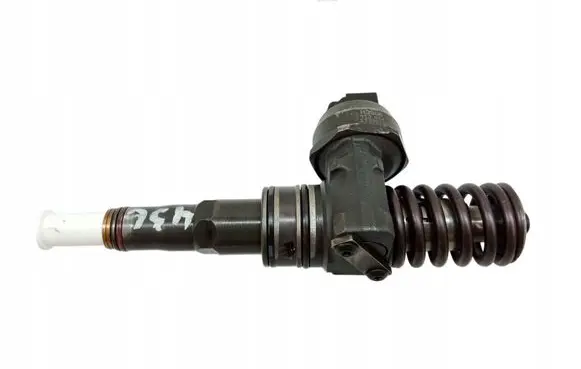 Skoda Octavia Mk2 (1Z) Fuel injector 038130073AG