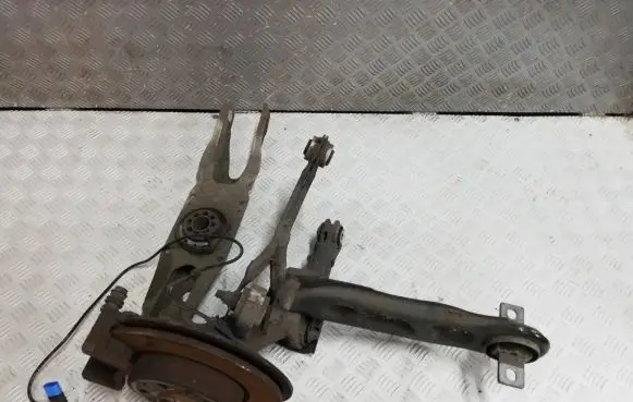 Mercedes-Benz B W246 W242 Stub axle 