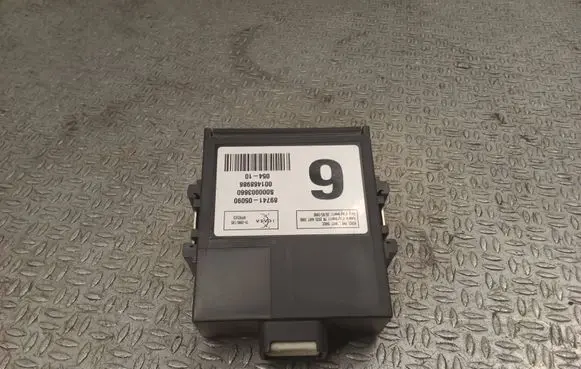 Toyota Avensis T270 Door central lock control unit/module 8974105090