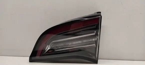 Tesla Model 3 Rear/tail lights 1502089-00-C