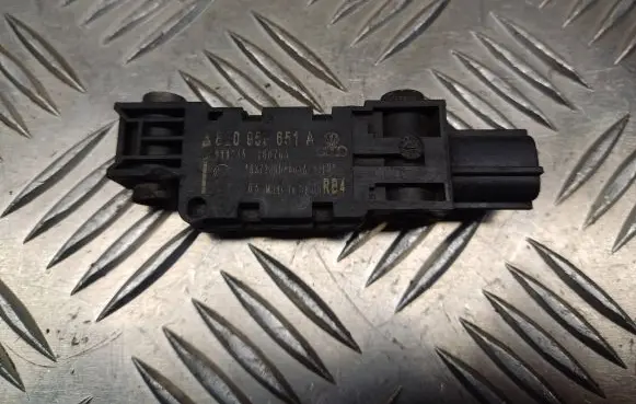 Audi A4 S4 B7 8E 8H Airbag deployment crash/impact sensor 8E0959651A