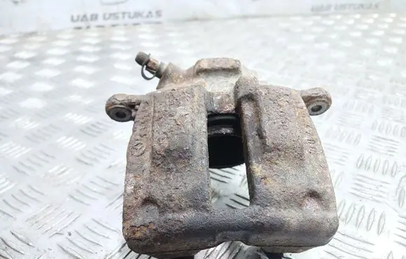 Mercedes-Benz C W203 Front brake caliper
