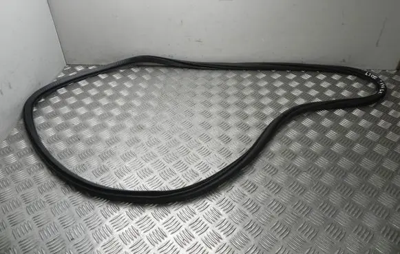 Volvo XC60 Rubber seal rear door 636