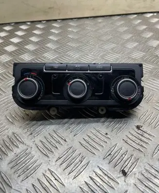 Volkswagen Jetta VI Climate control unit 1K8907426AB 5HB012108