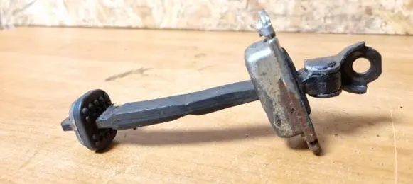 Chevrolet Epica Front door check strap stopper 96326817