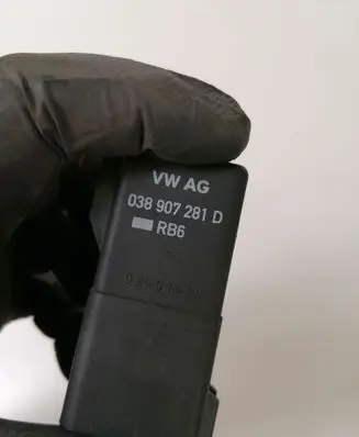 Glow plug pre-heat relay