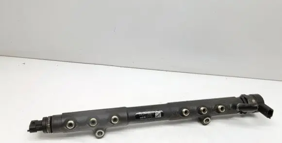 Volvo V70 Fuel main line pipe 30777576 0281002712 3057146