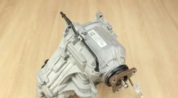 Gearbox transfer box case