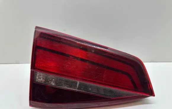Volkswagen Jetta VI Tailgate rear/tail lights 5C6945093