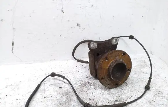 Peugeot Expert Rear wheel hub spindle/knuckle 