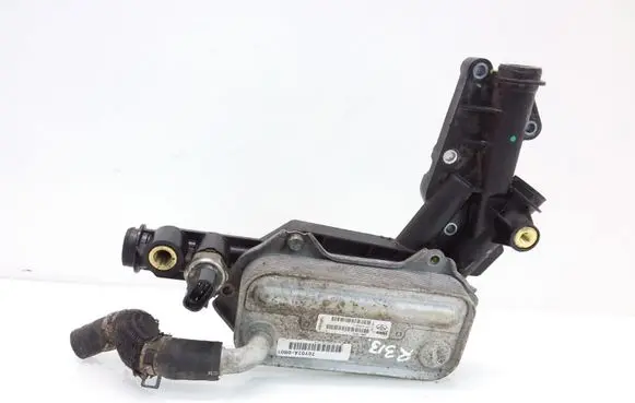 Toyota Avensis T270 Oil filter mounting bracket 157100R011