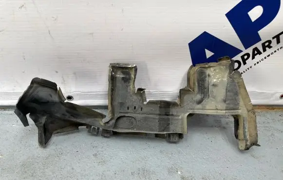 Audi Q5 SQ5 Intercooler air guide/duct channel 8R0121284