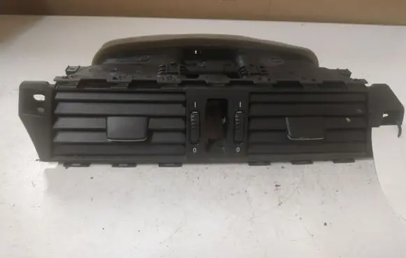 BMW 5 E60 E61 Dash center air vent grill 911220301 6910734O 7009275O