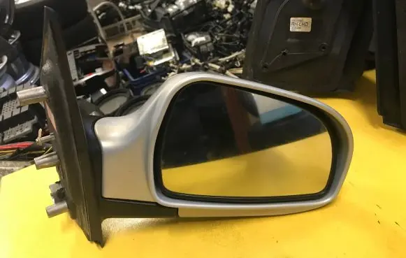 Hyundai Matrix Front door electric wing mirror