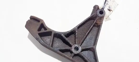 Opel Zafira A Engine mounting bracket 24403861 1340623