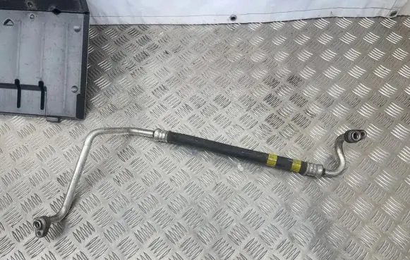 Toyota Prius+ (ZVW40) Air conditioning (A/C) pipe/hose