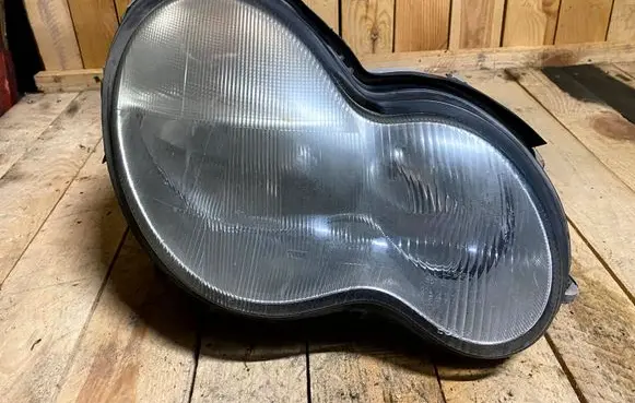 Mercedes-Benz C W203 Headlight/headlamp a2038200261 2038200261