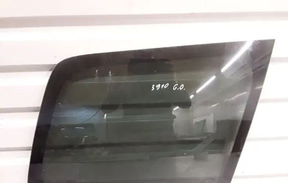 Honda Pilot I Rear side window