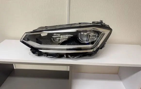 Volkswagen Golf Sportsvan Headlight/headlamp 517941081