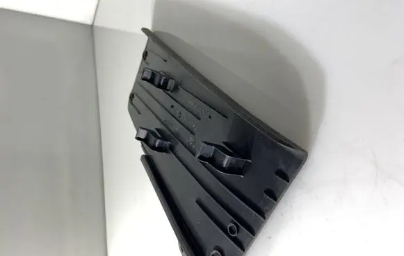 Foot area side trim