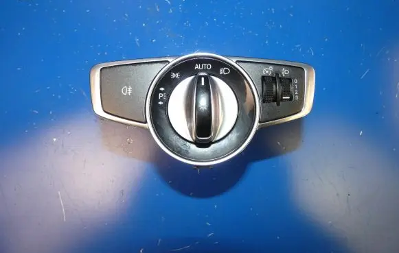 Mercedes-Benz C W205 Light switch A2059056000 10025063 9J01