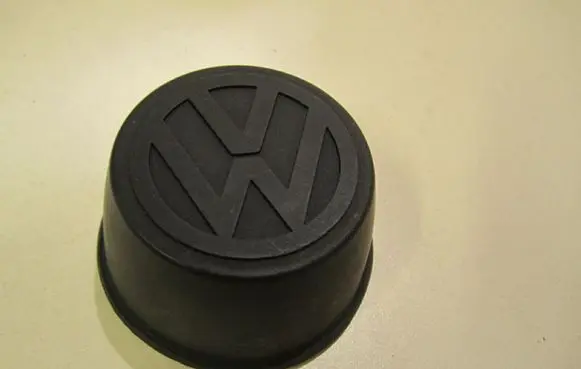 Volkswagen Golf III Original wheel cap 321601171A