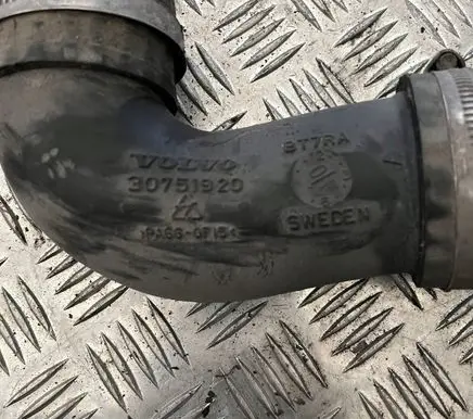 Volvo XC70 Intercooler hose/pipe 30751920