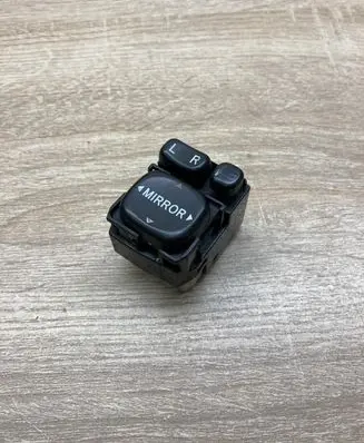 Toyota Avensis T250 Wing mirror switch 183575