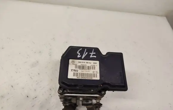 Volkswagen PASSAT B7 ABS Pump 3AA614109AJ