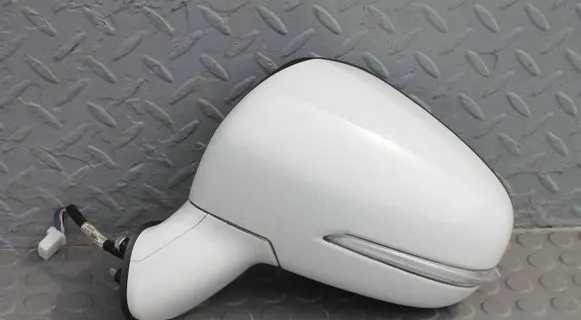 Front door electric wing mirror