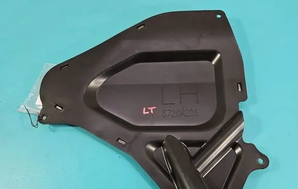Mitsubishi Eclipse Cross Center console 8720A226 IMPRK1579283