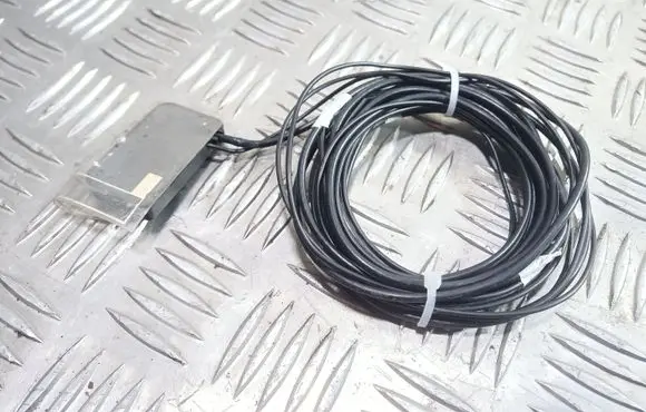 Ford Kuga I Aerial GPS antenna